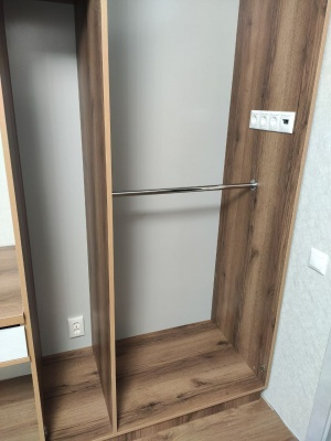 Шкаф с распашными фасадами