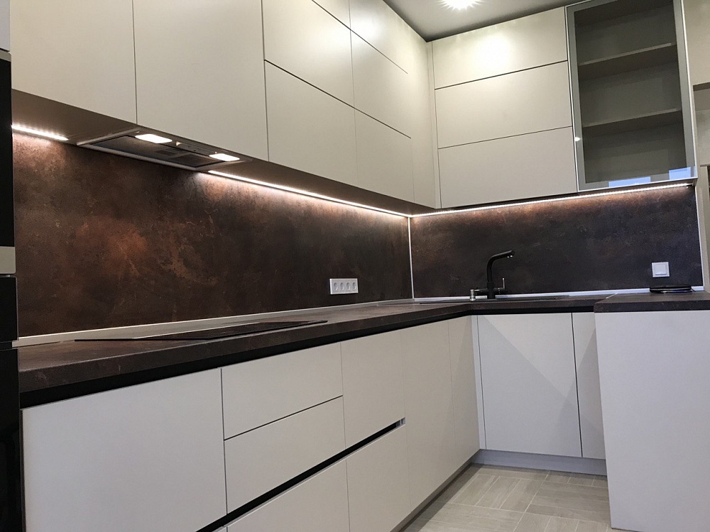 Кухня с фасадами МДФ Пластик 2