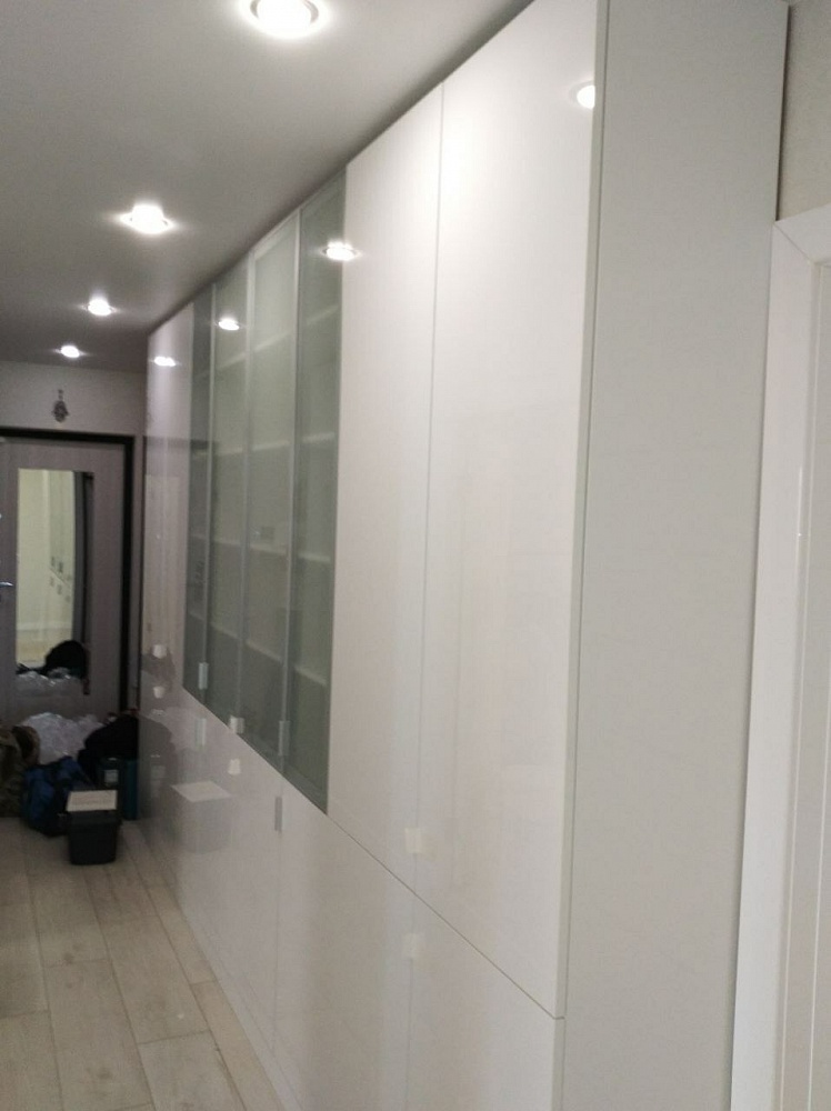 Шкаф с распашными фасадами Глянец