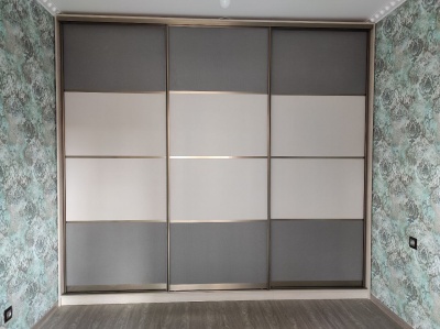 Шкаф купе на ширина комнаты