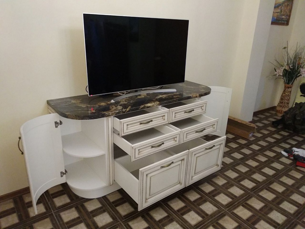 Комод с Фасадами из массива дуба