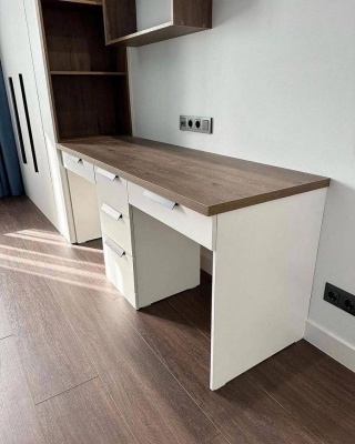 Письменный стол White