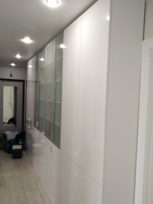 Шкаф с распашными фасадами Глянец