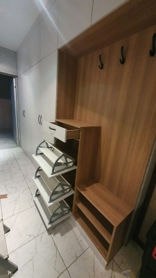 Шкаф в коридор