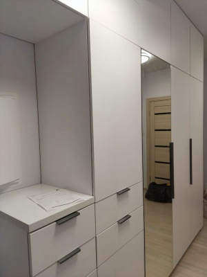 Шкаф с распашными фасадами 4