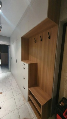 Шкаф в коридор