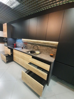 Кухня в по дизайнерскому проекту клиента